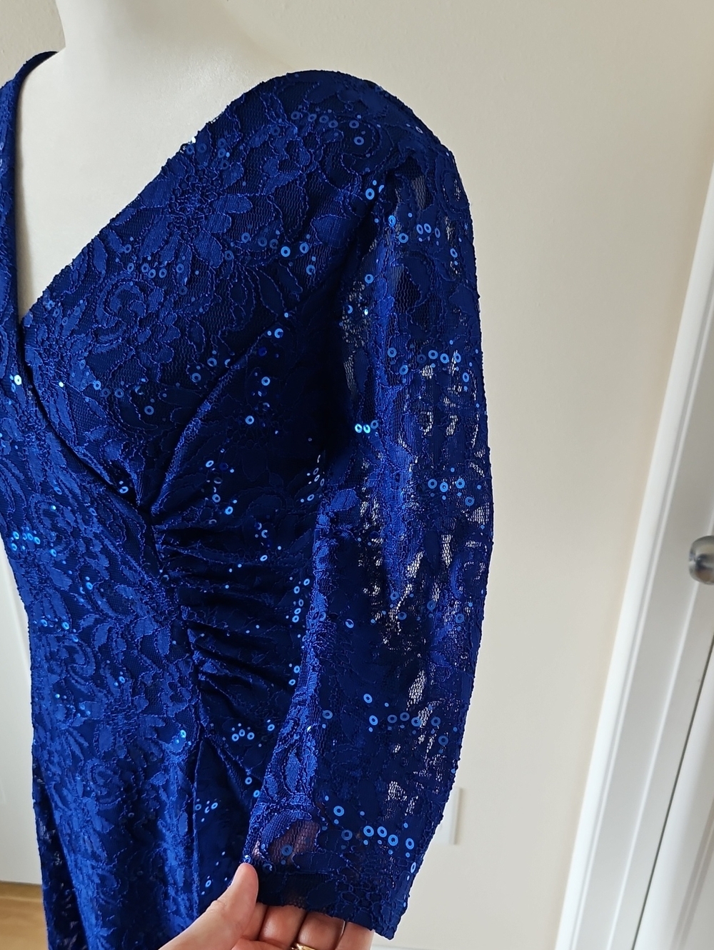 Size 8/10 Royal Blue 3/4 Sleeve Lace/Sequin Ruched Side Cocktail Dress by EVA - Picture 6 of 14